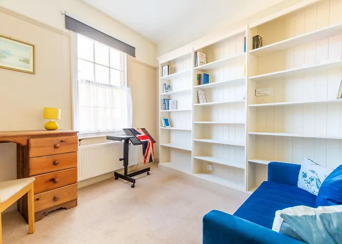 Host & Stay - Norfolk Historic Townhouse
